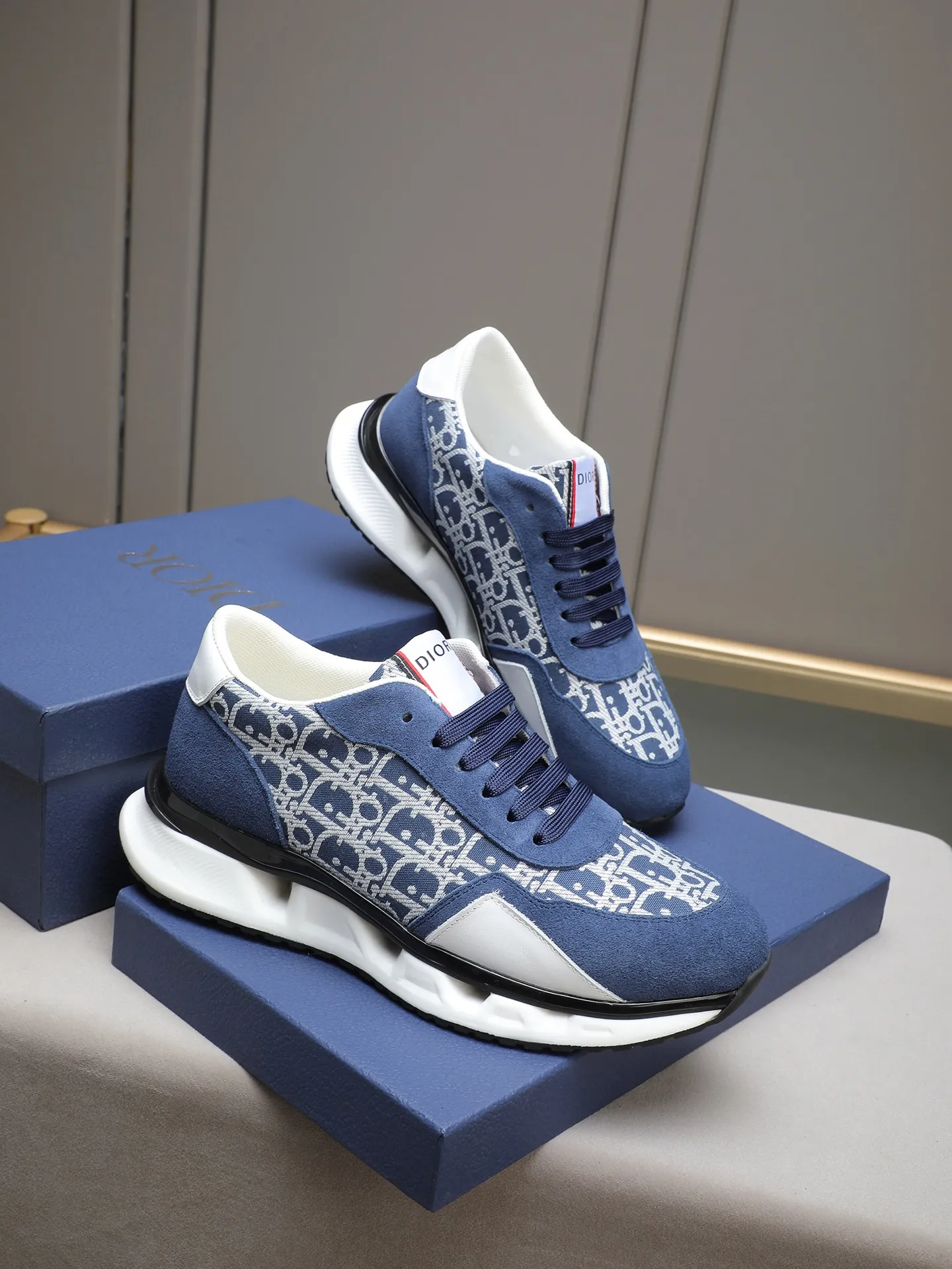 PP460 New Dior🆕The latest men's casual sports shoes, the upper is made of imported cowhide➕Dior's special material! Breathable sheepskin. The TPU blade base is lightweight and wear-resistant! Size:38-44 (45 customized)